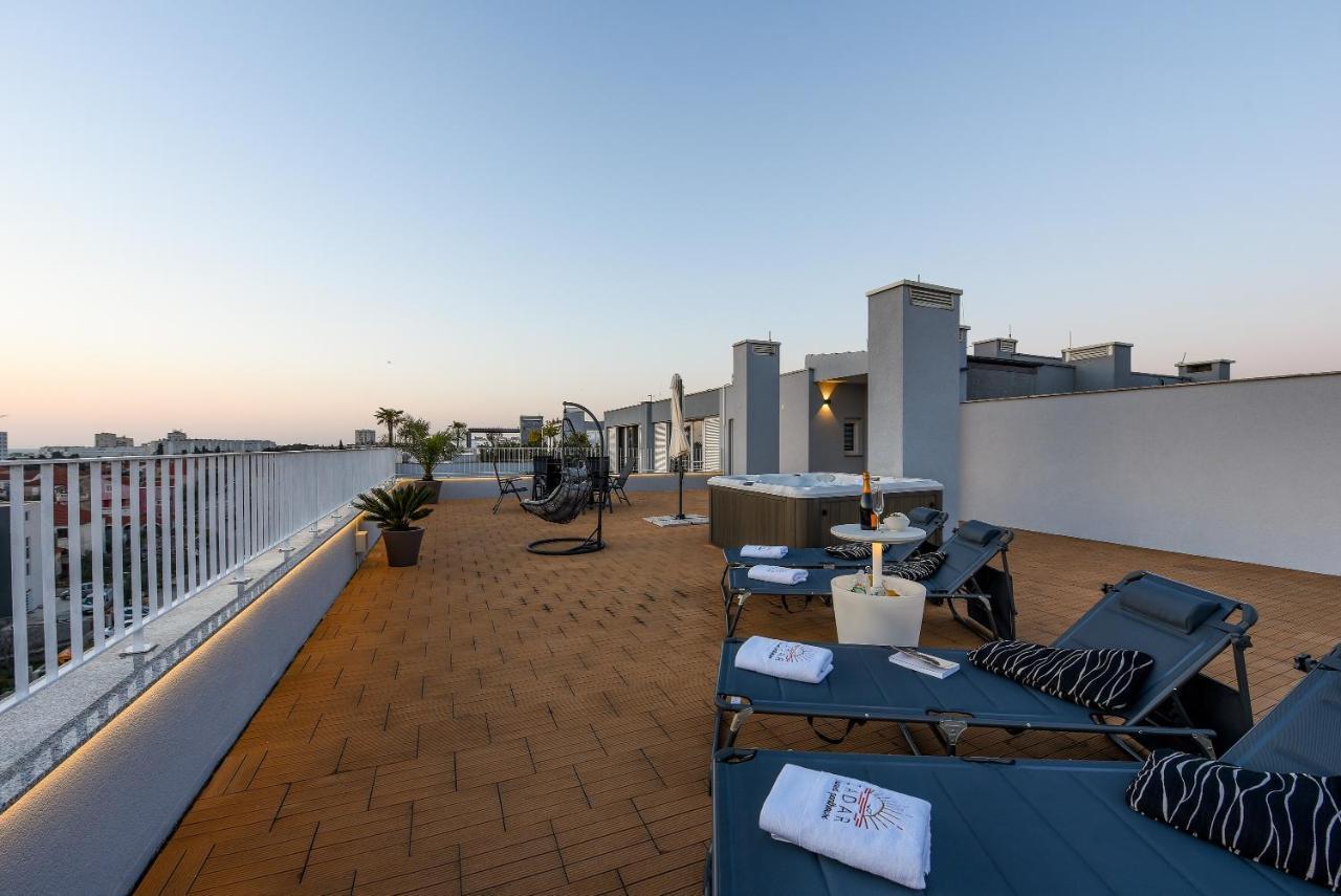 Апартаменты Zadar Sunset Penthouse With Spectacular View And Jacuzzi Экстерьер фото
