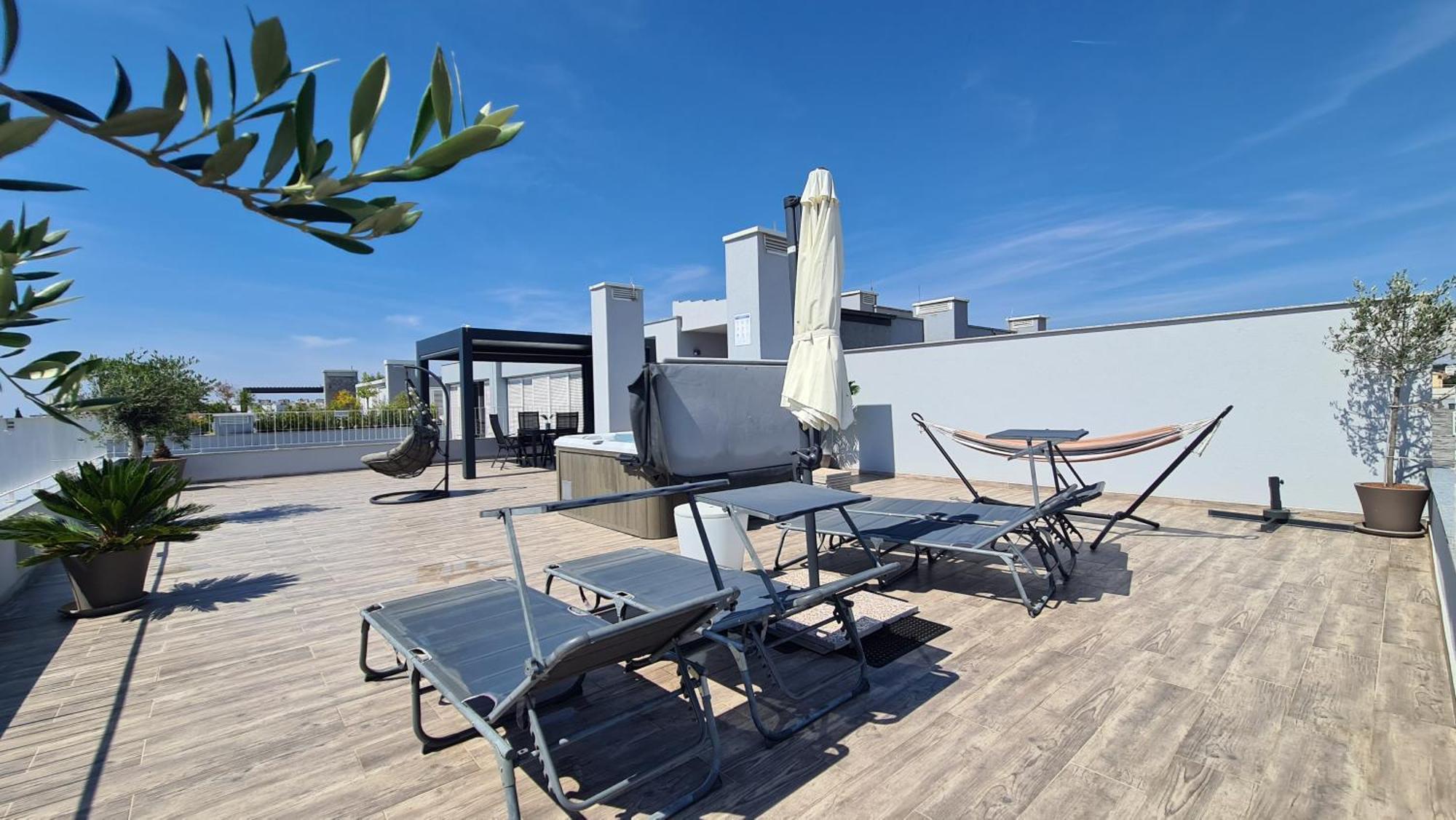 Апартаменты Zadar Sunset Penthouse With Spectacular View And Jacuzzi Экстерьер фото