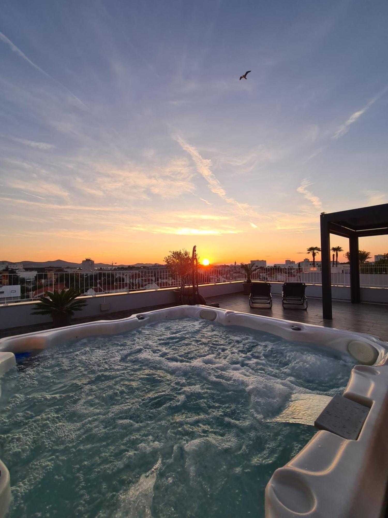 Апартаменты Zadar Sunset Penthouse With Spectacular View And Jacuzzi Экстерьер фото